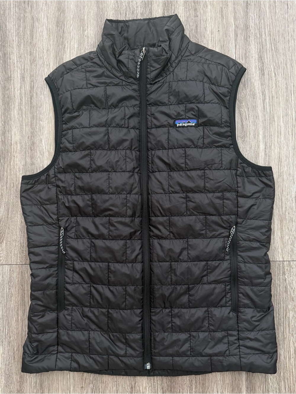 2025 NWOT Patagonia Nano Puff Vest Mens Medium (Womens Large) Black Puffer Vest